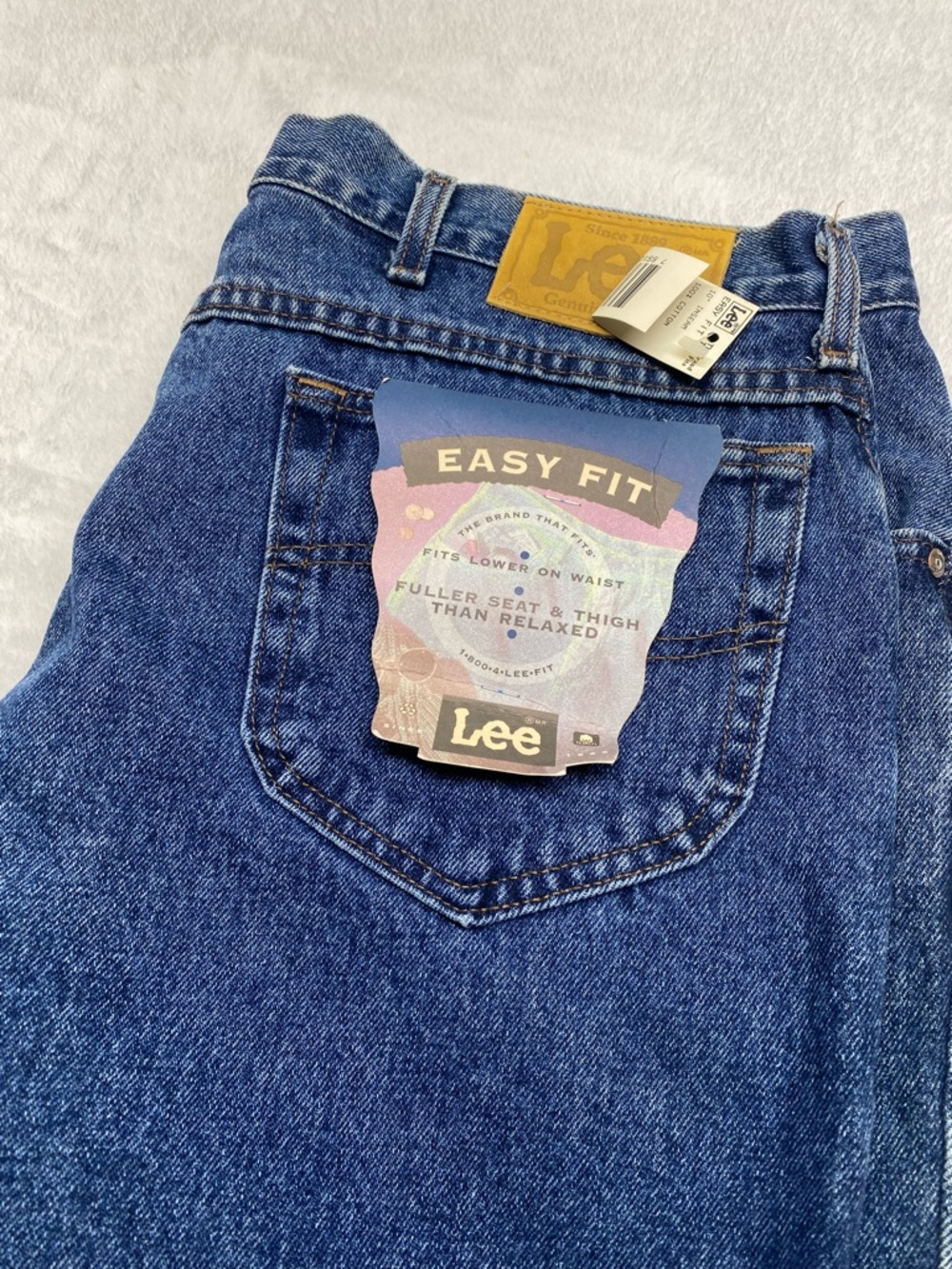 Vintage 90s Lee Easy Fit Dark Blue Jean Shorts Size 40